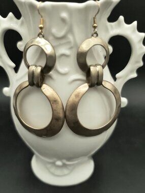 Vintage JNY Gold Tone Interlocking Circle Dangle Hoop Brutalist Earrings